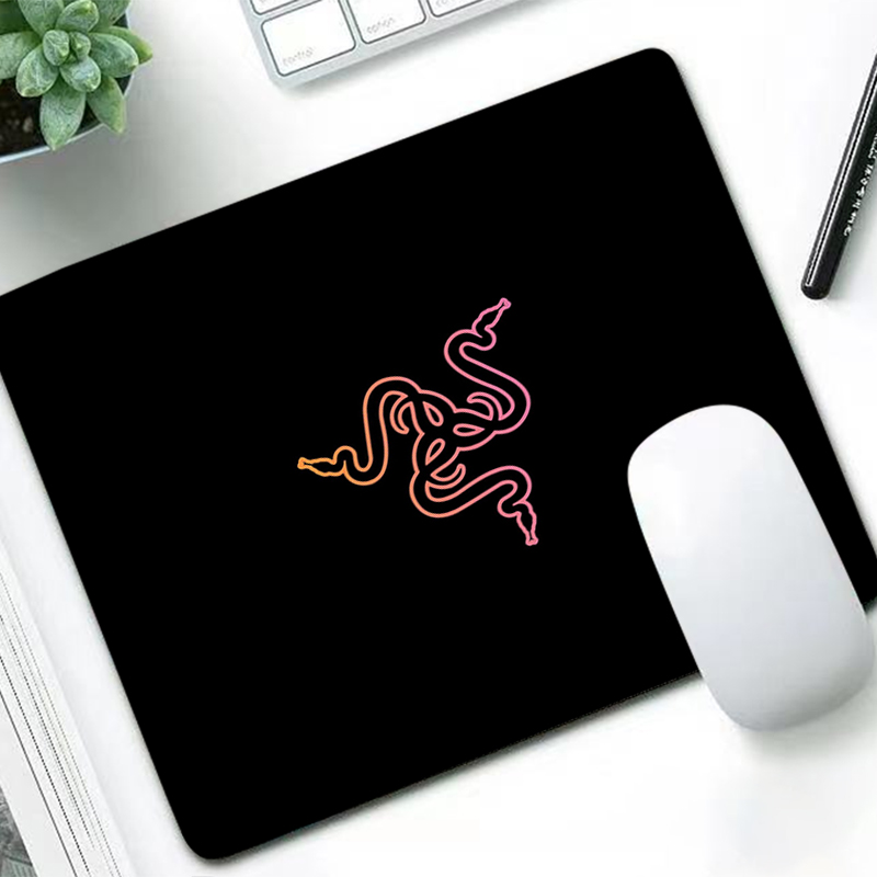 Razer Luxury Mouse Pad Anime G - Laptop Accessories And Gadgets 评论和价格